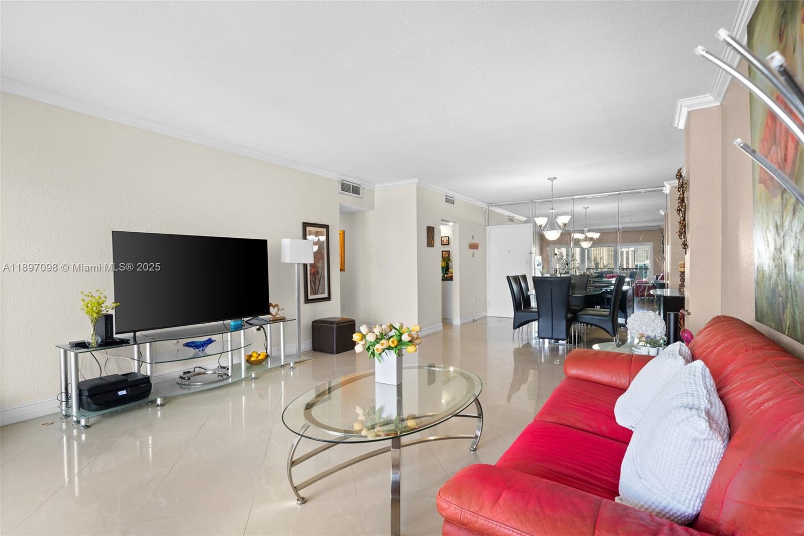 300 Bayview Dr 1707