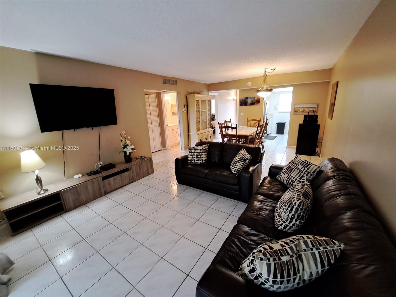 LE CARTIER CONDO - Residential Lease