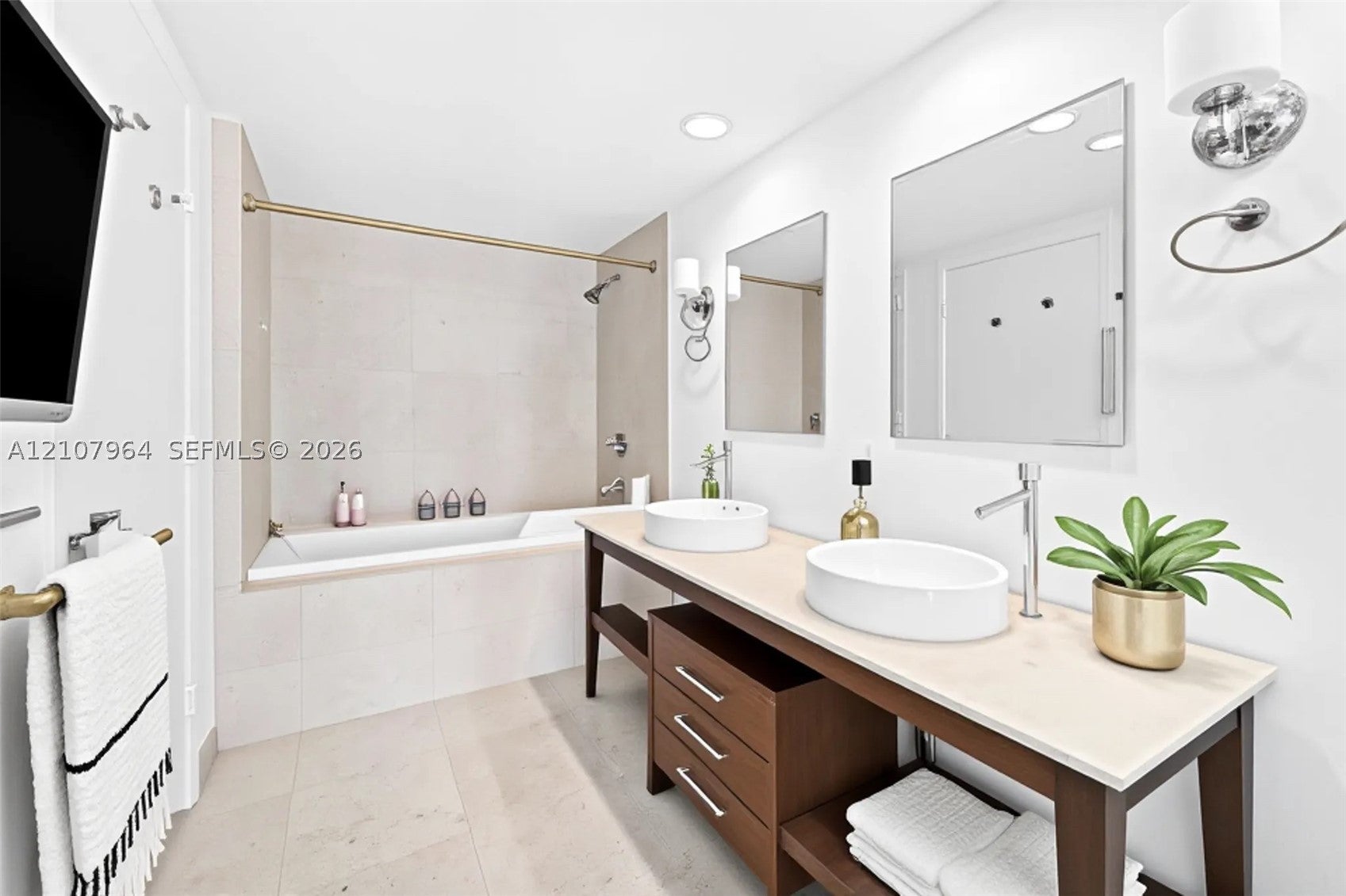 485 Brickell Ave 1907