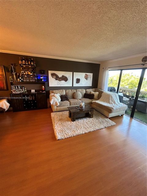 800 NE 195th St 409 Miami FL 33179