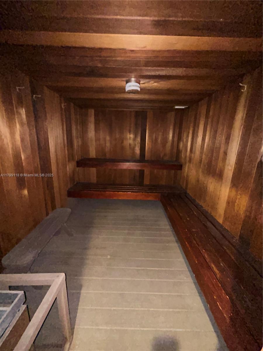 CANONGATE CONDO NO ONE - Residential