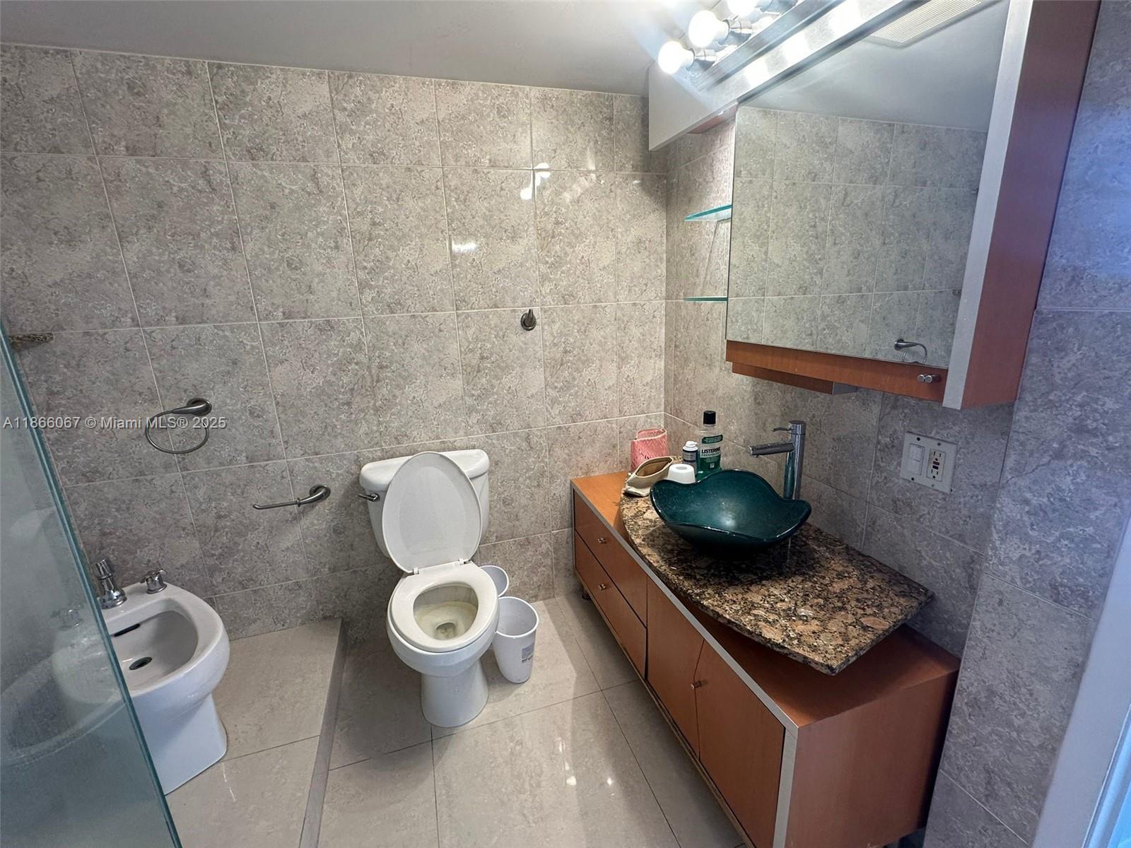 WINSTON TOWERS 200 - Residential