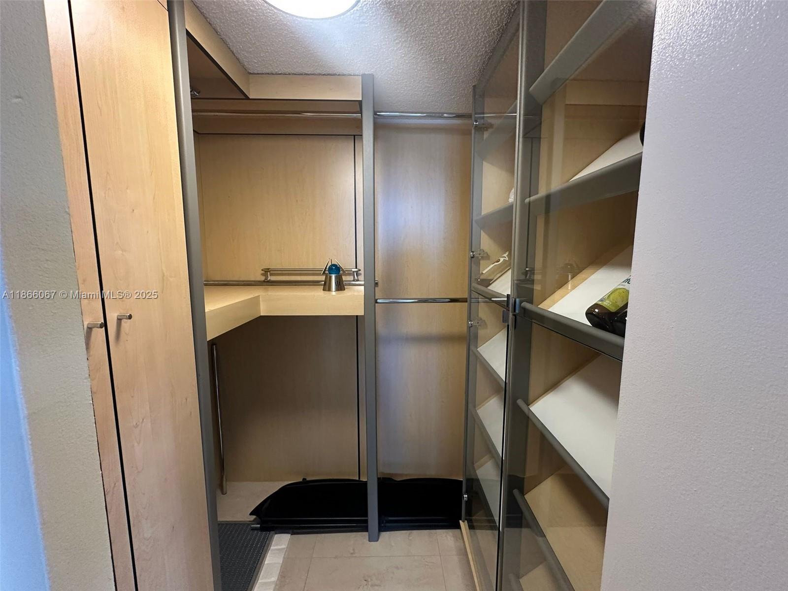 WINSTON TOWERS 200 - Residential