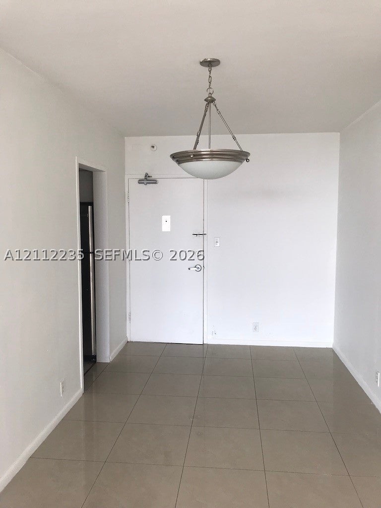 1000 West Ave 908