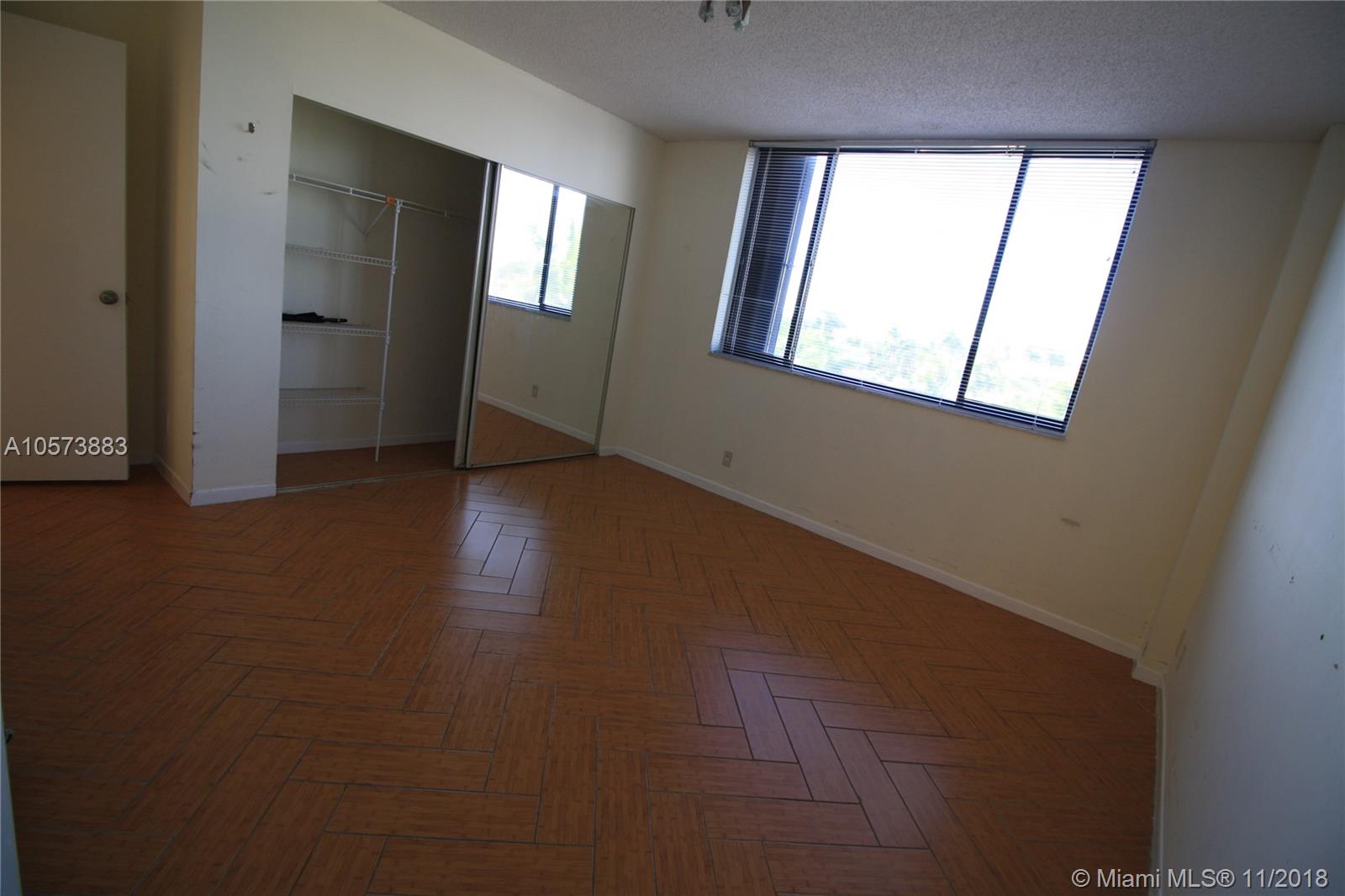 EVERGLADES CLUB CONDO - Residential Lease