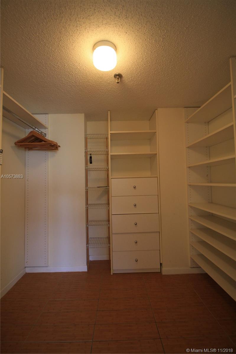 EVERGLADES CLUB CONDO - Residential Lease