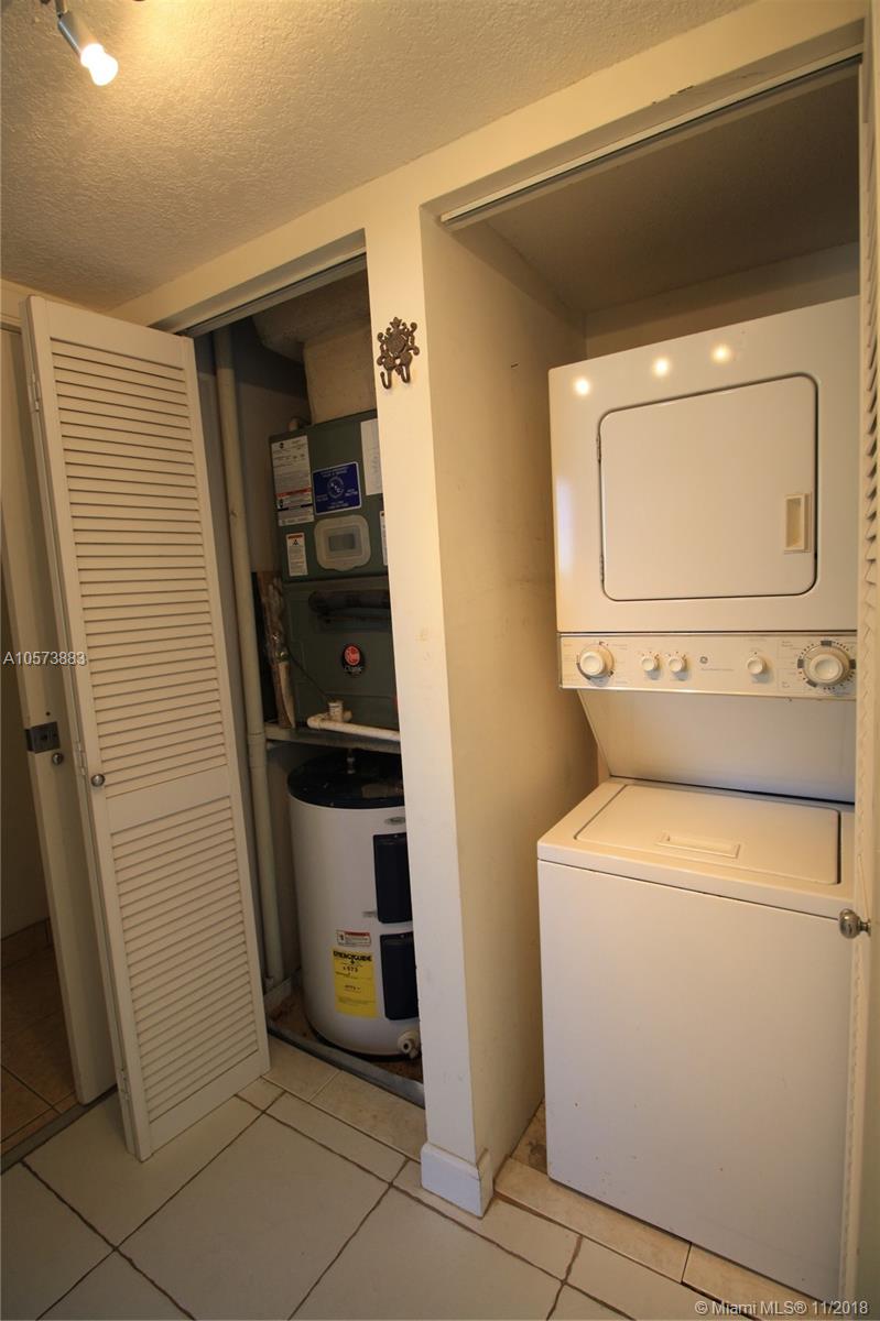 EVERGLADES CLUB CONDO - Residential Lease