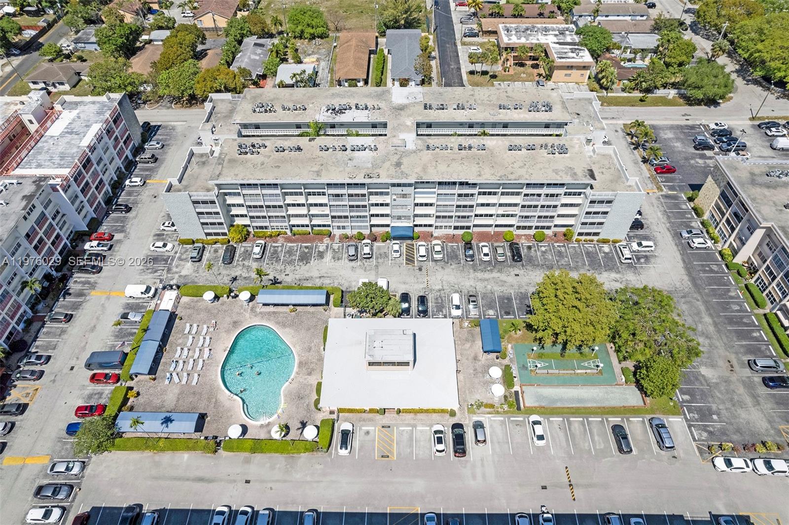 THIRD GULFSTREAM GARDEN - Residential