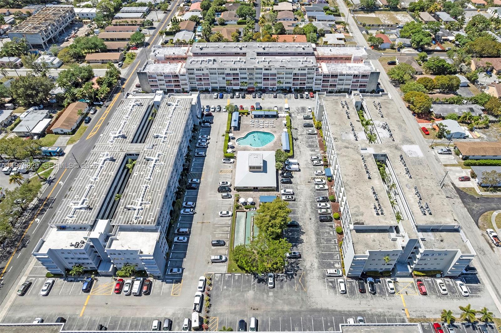 THIRD GULFSTREAM GARDEN - Residential