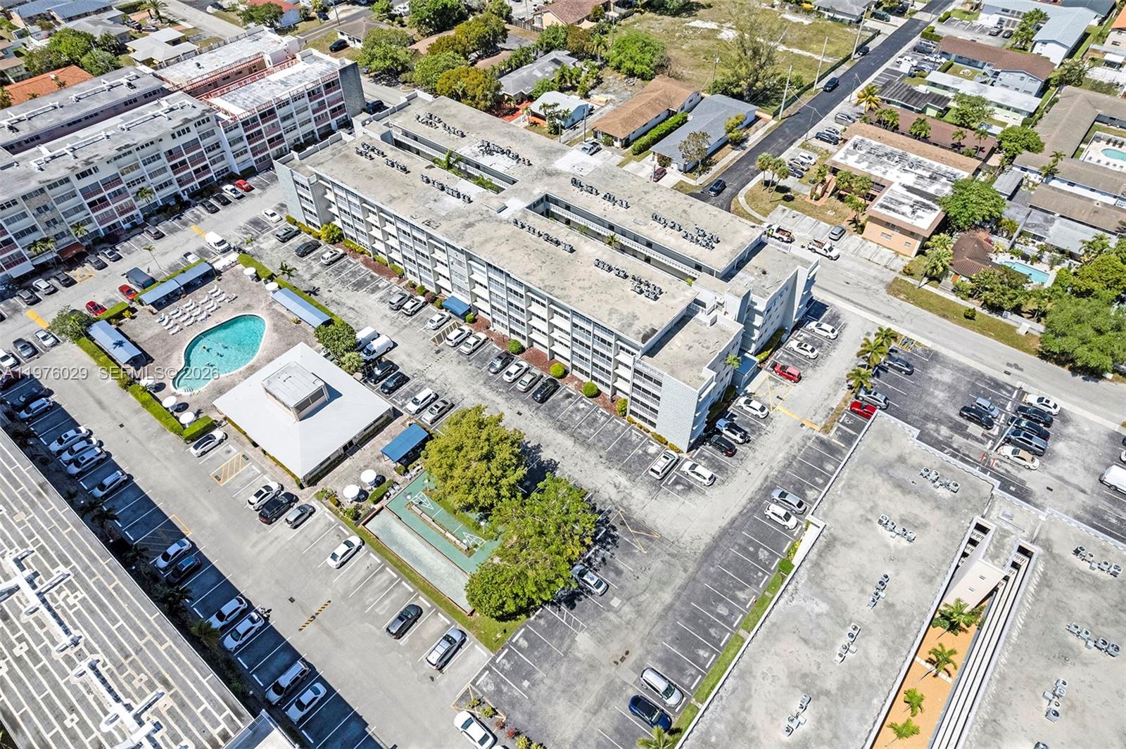 THIRD GULFSTREAM GARDEN - Residential