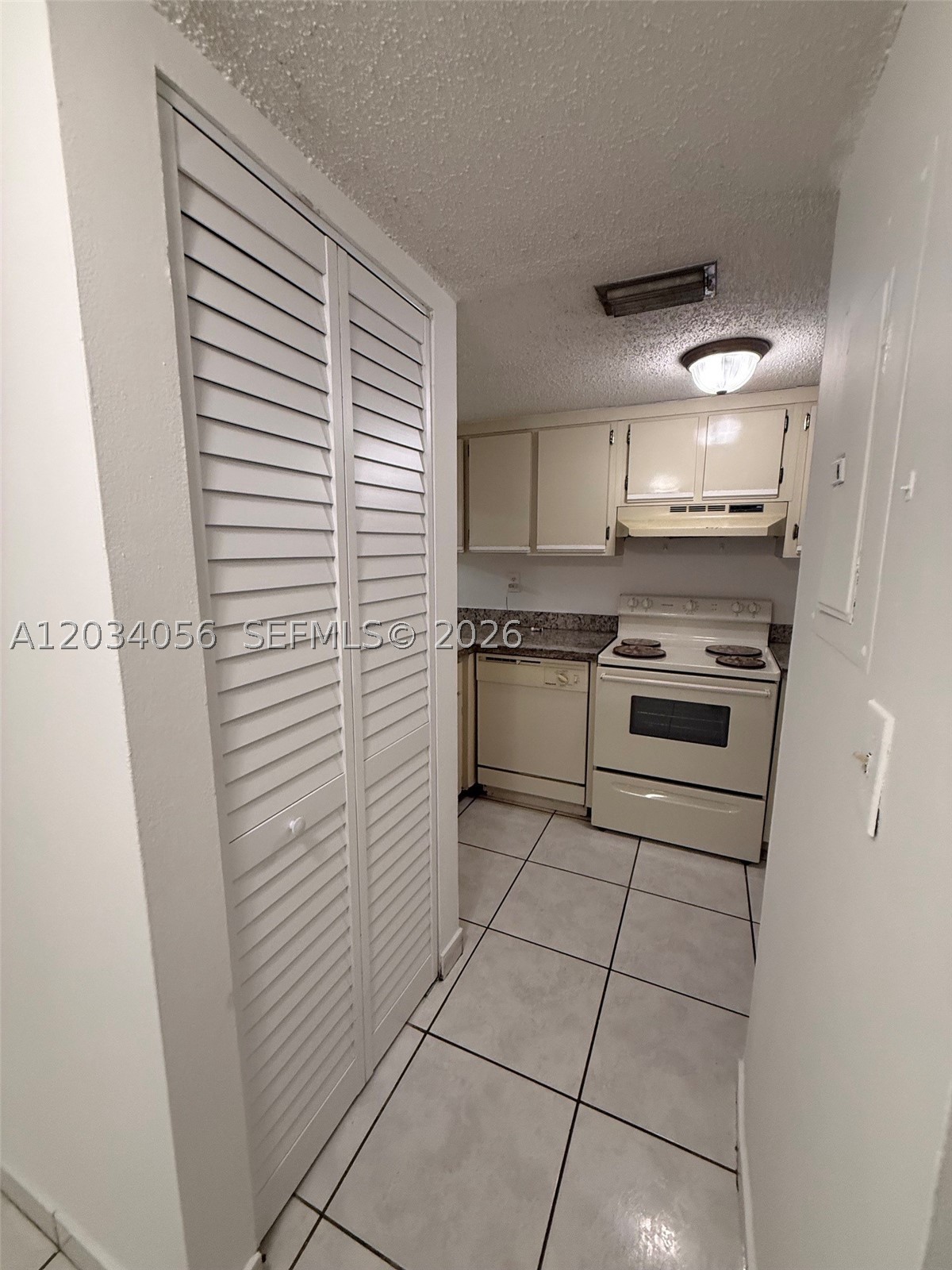 9917 W Okeechobee Rd 3-510