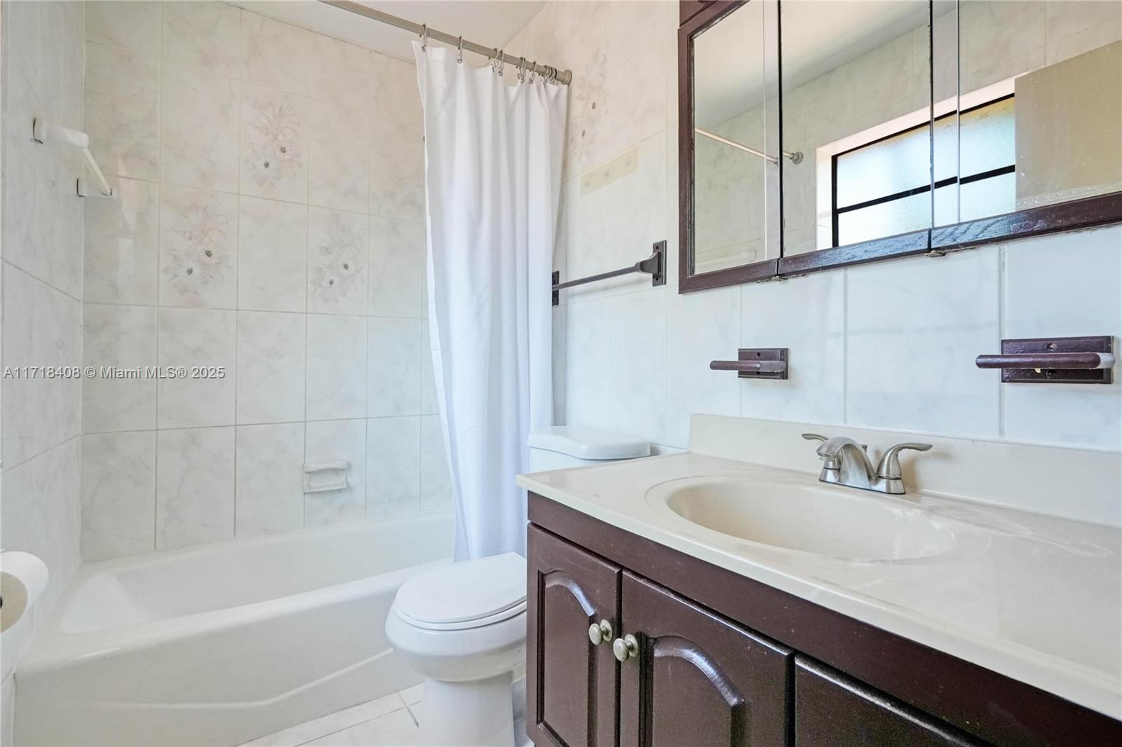 PERCIVAL GARDENS 1ST ADDN - Residential Lease