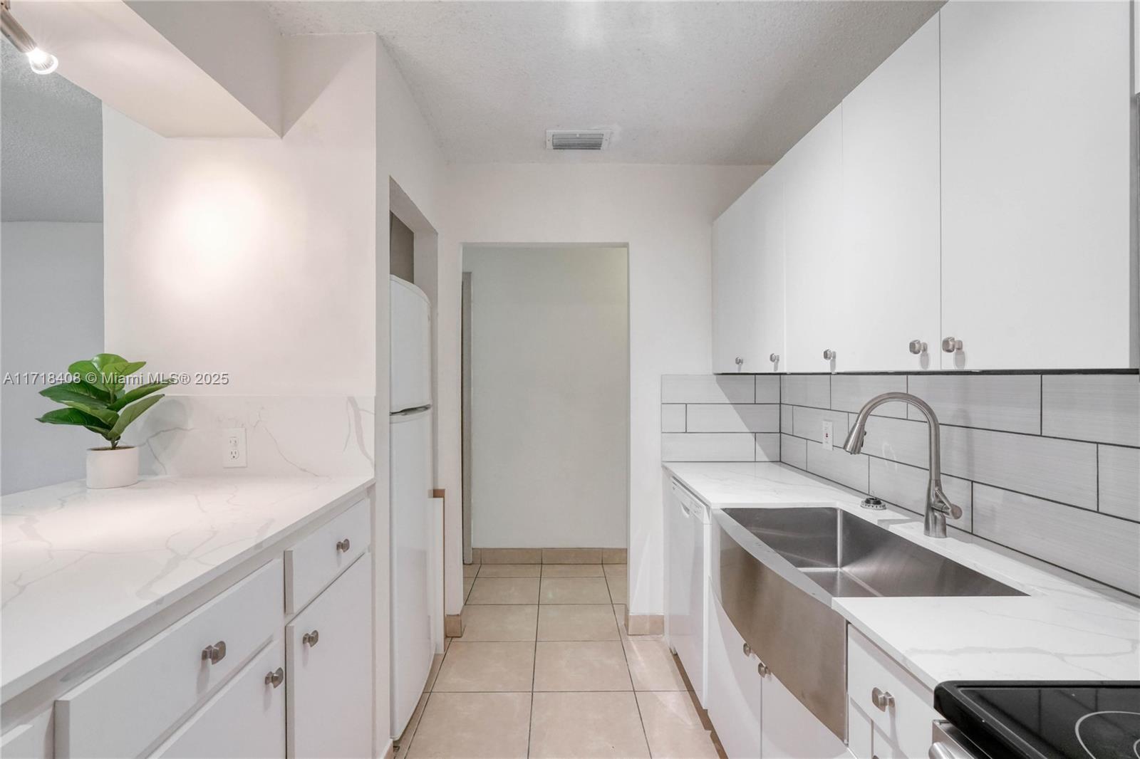 PERCIVAL GARDENS 1ST ADDN - Residential Lease