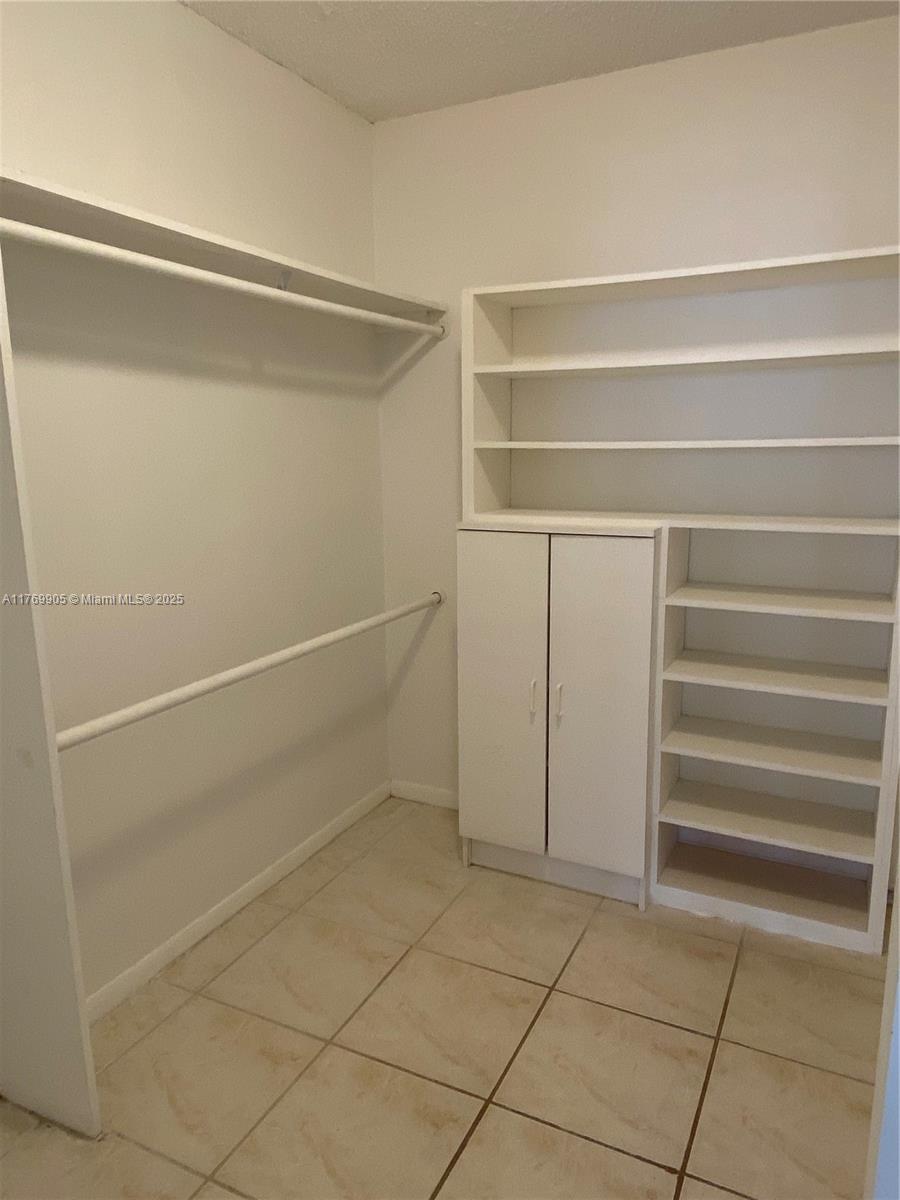 OLYMPUS CONDO PHASE - Residential