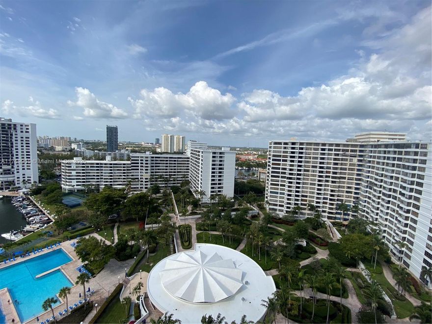Large 2/2 in the heart of Hallandale Beach. The unit has expansive views and has large walk in closets. The unit can be rented immediately , making it investor friendly. It is 5 min from the beach and Gulfstream Park. Steps to several international shoppes and restaurants. 2 pools, tennis courts and a newly renovated fitness center. Marina needs to be addressed with the association.