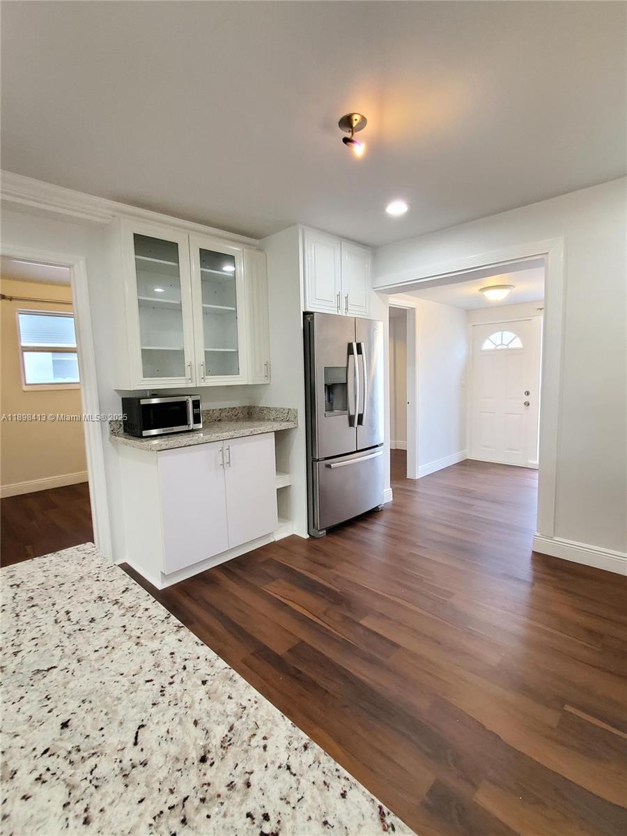 HOLLYWOOD PARK - Residential Lease