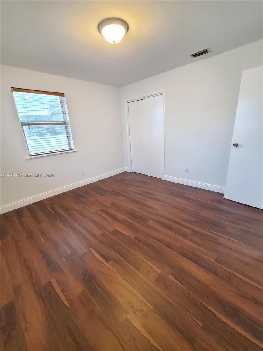HOLLYWOOD PARK - Residential Lease
