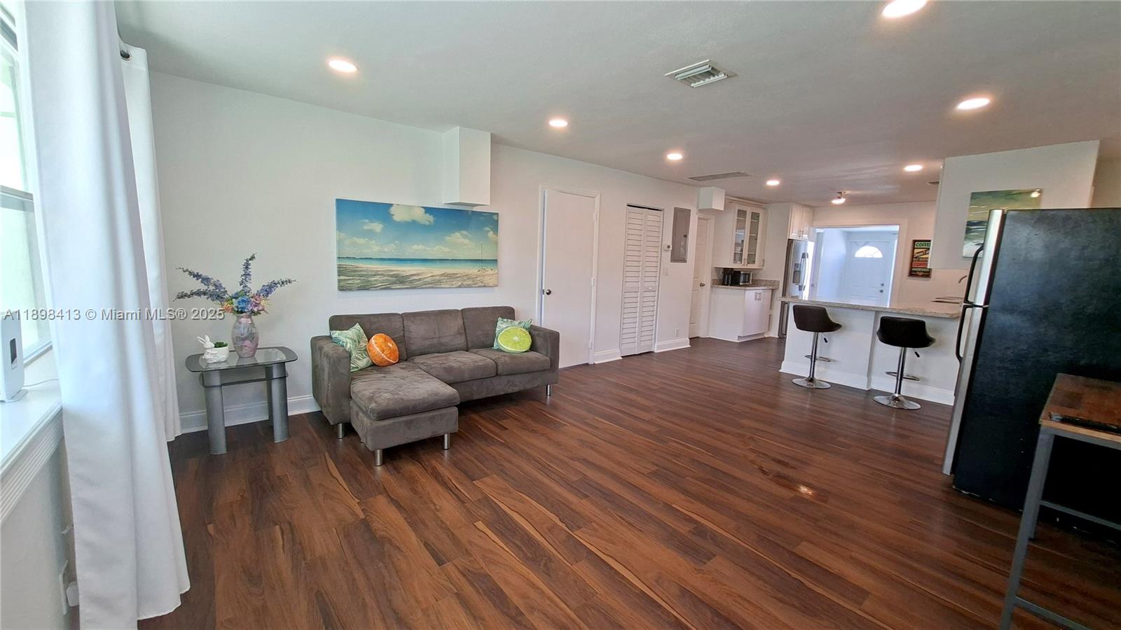 HOLLYWOOD PARK - Residential Lease