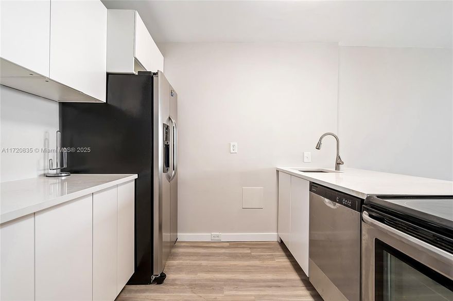 READY TO BE RENTED OR FOR THE BUYER TO MOVE IN!! BEAUTIFUL SPACIOUS 1/1 CONDO ON THE INTRACOASTAL.  UPGRADED KITCHEN, SS APPLIANCES. PRIME LOCATION: CLOSE TO THE BEACH, SHOPPING, DINING, CASINO, KIDS PLAYGROUND AND MORE.MOTIVATED SELLER! LETS MAKE A DEAL!!