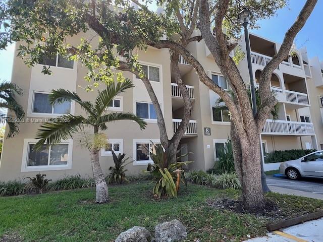 Rental Property at 7722 Camino Real Real E-117, Miami, Broward County, Florida - Bedrooms: 1 
Bathrooms: 1  - $1,850 MO.