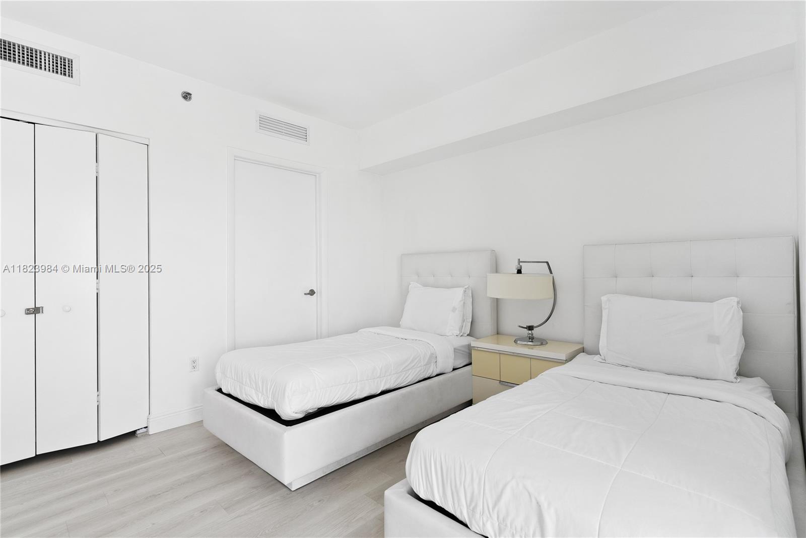 ICONBRICKELL CONDO NO 1 - Residential