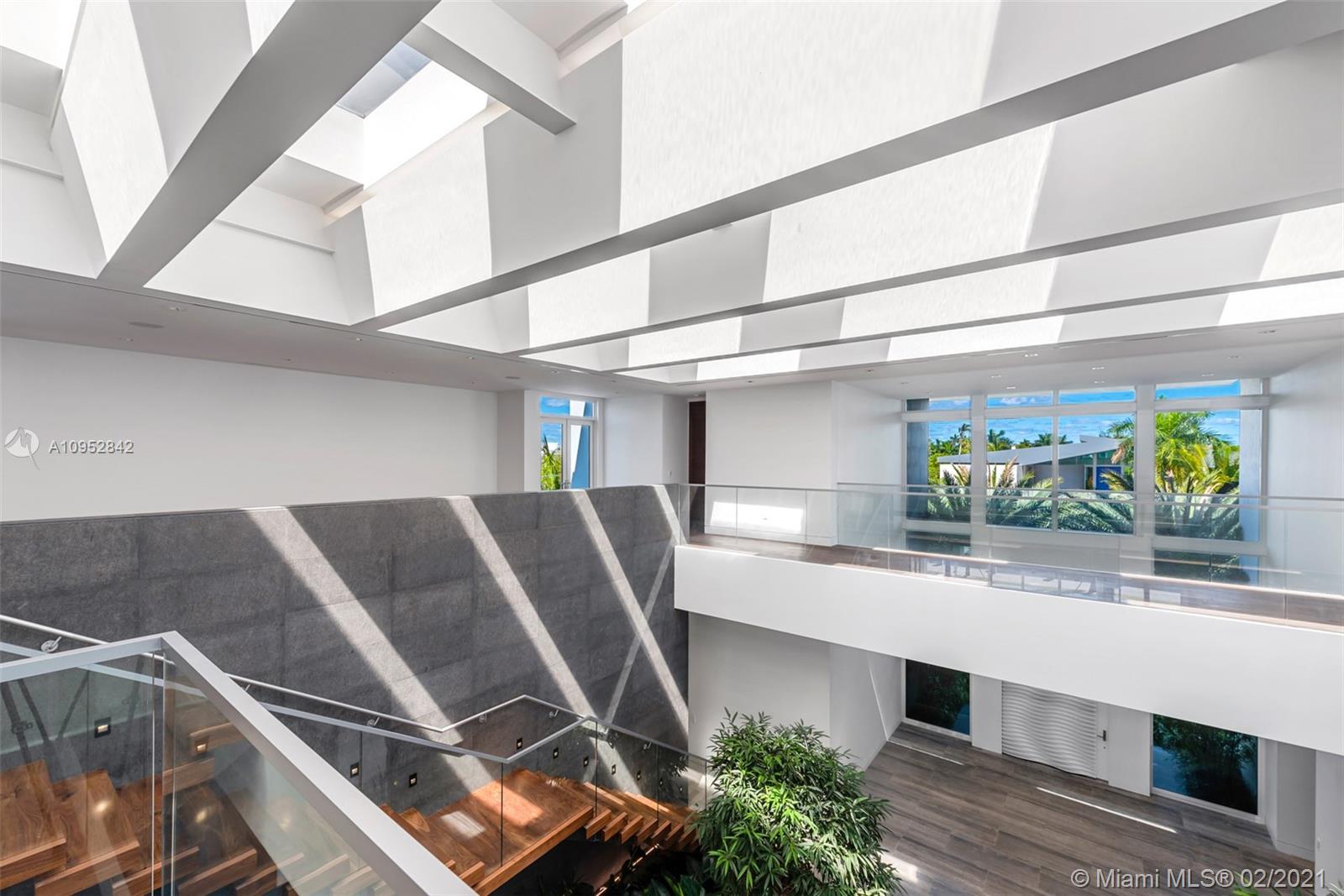 GOLDEN BEACH SEC E - Residential