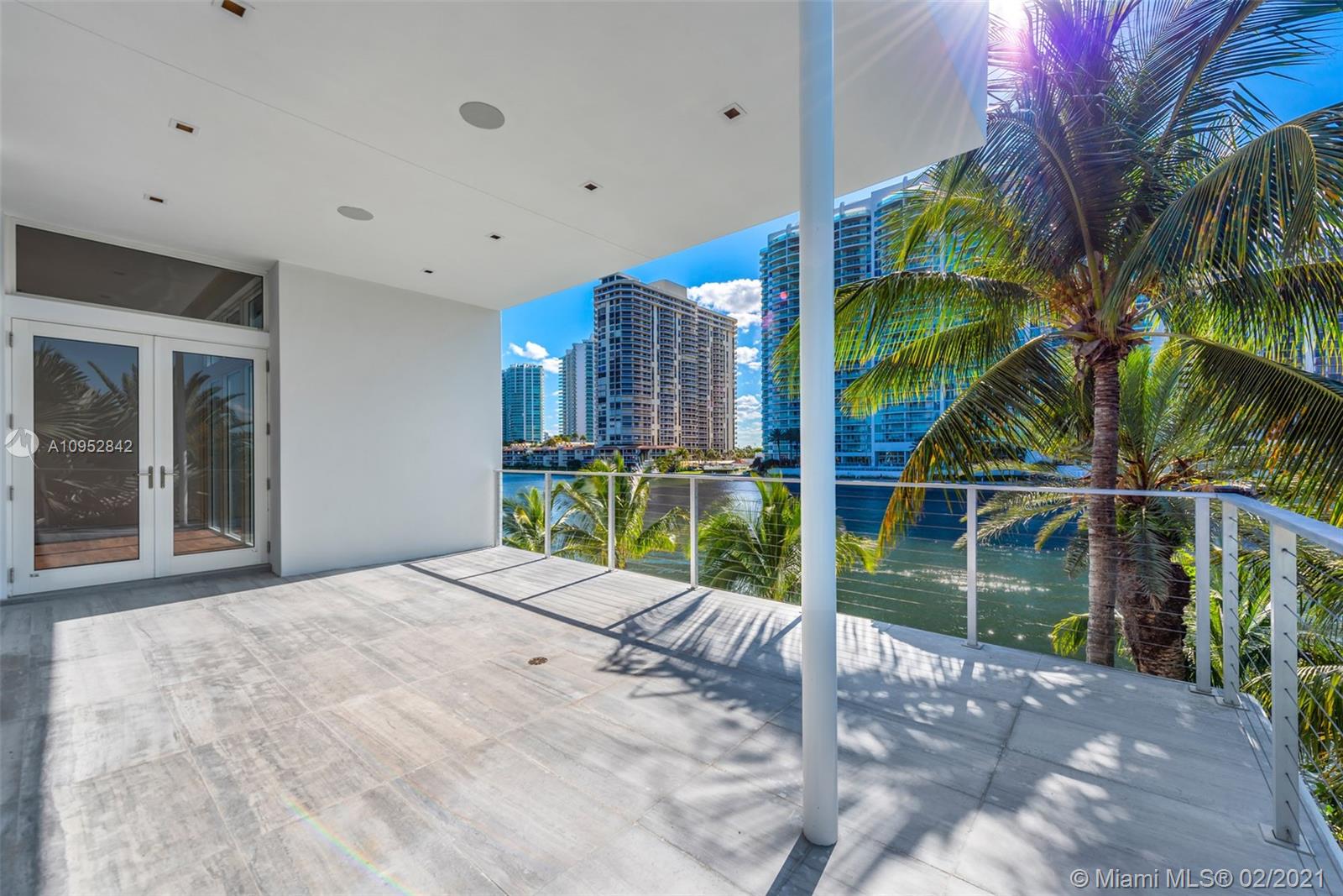 GOLDEN BEACH SEC E - Residential