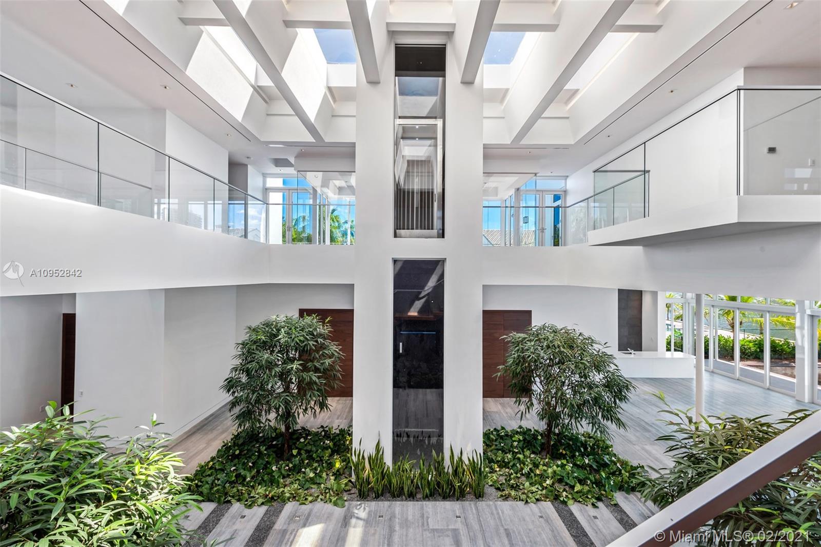 GOLDEN BEACH SEC E - Residential