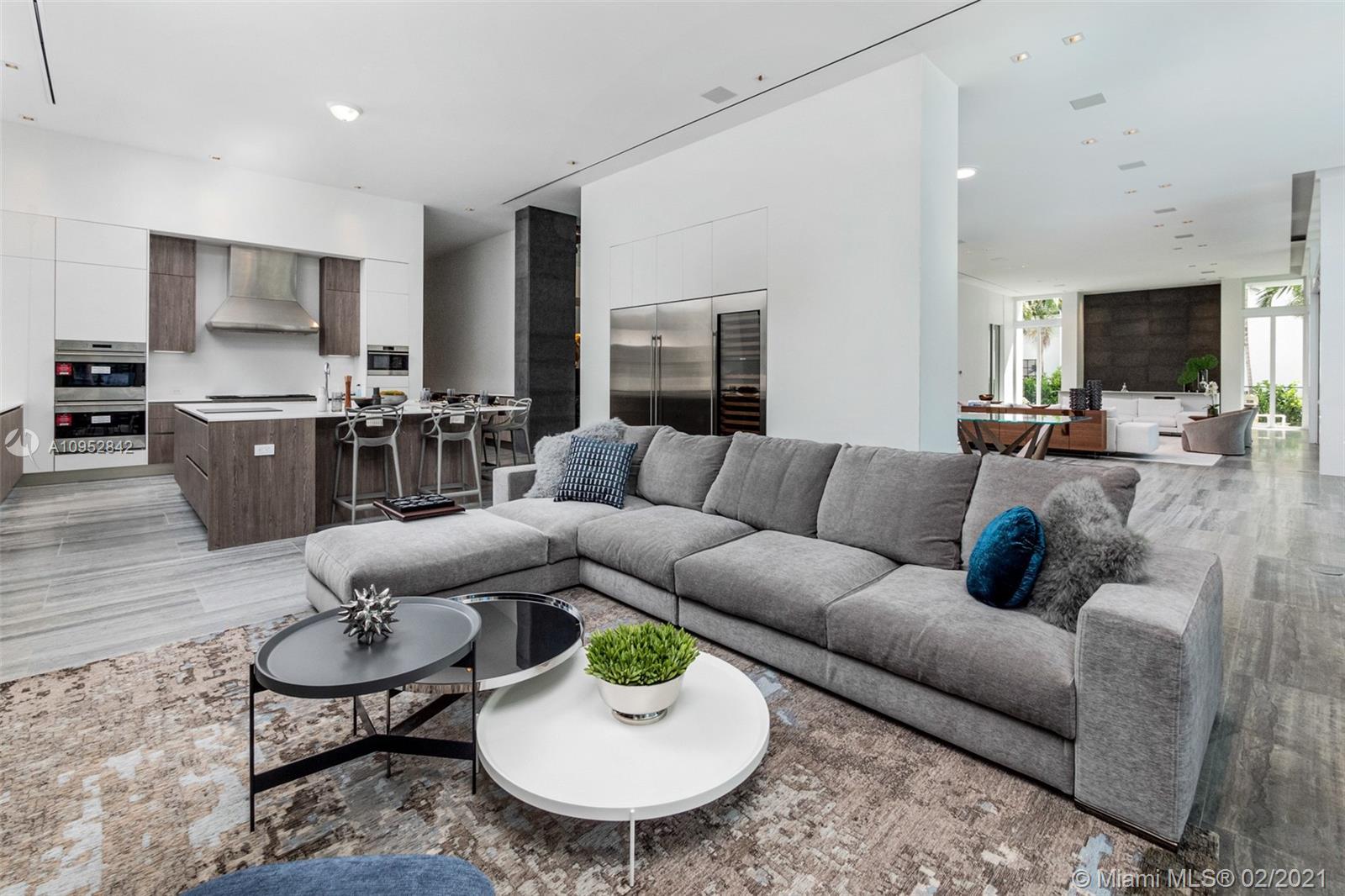 GOLDEN BEACH SEC E - Residential