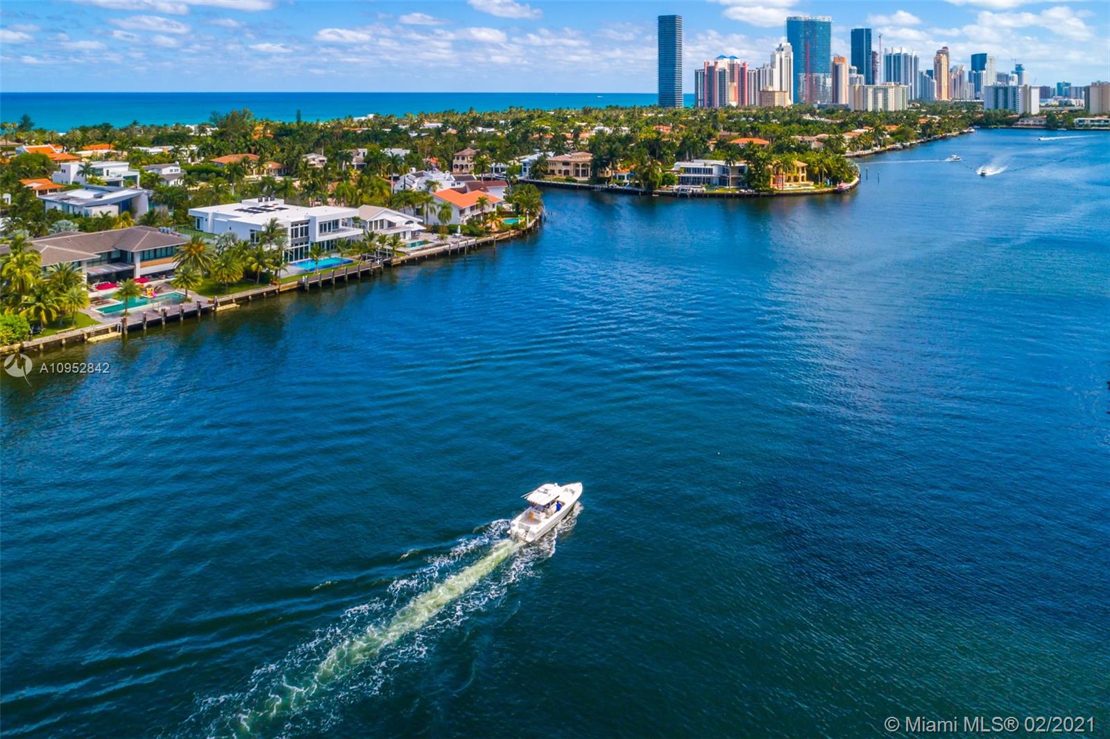 GOLDEN BEACH SEC E - Residential