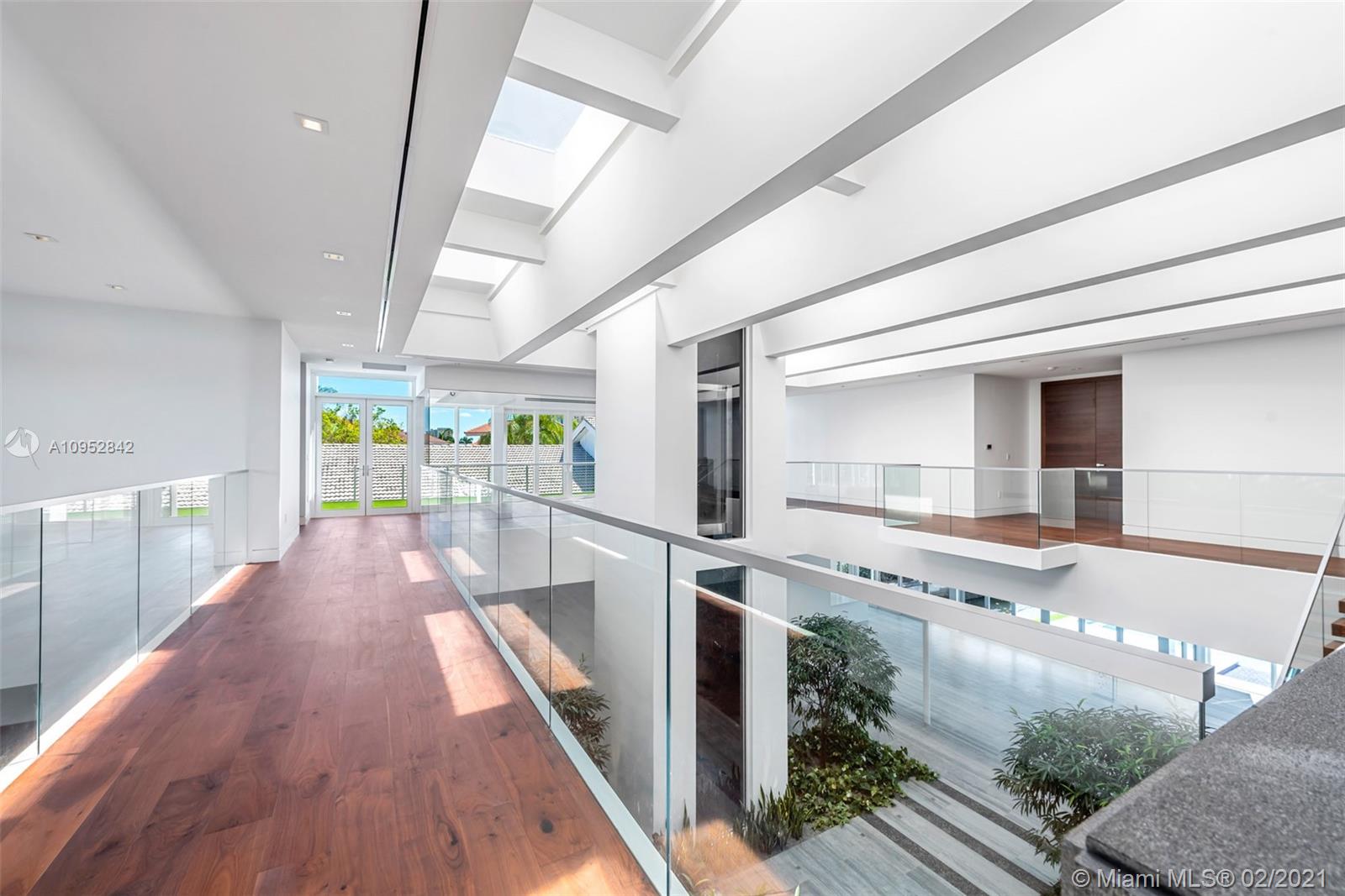 GOLDEN BEACH SEC E - Residential