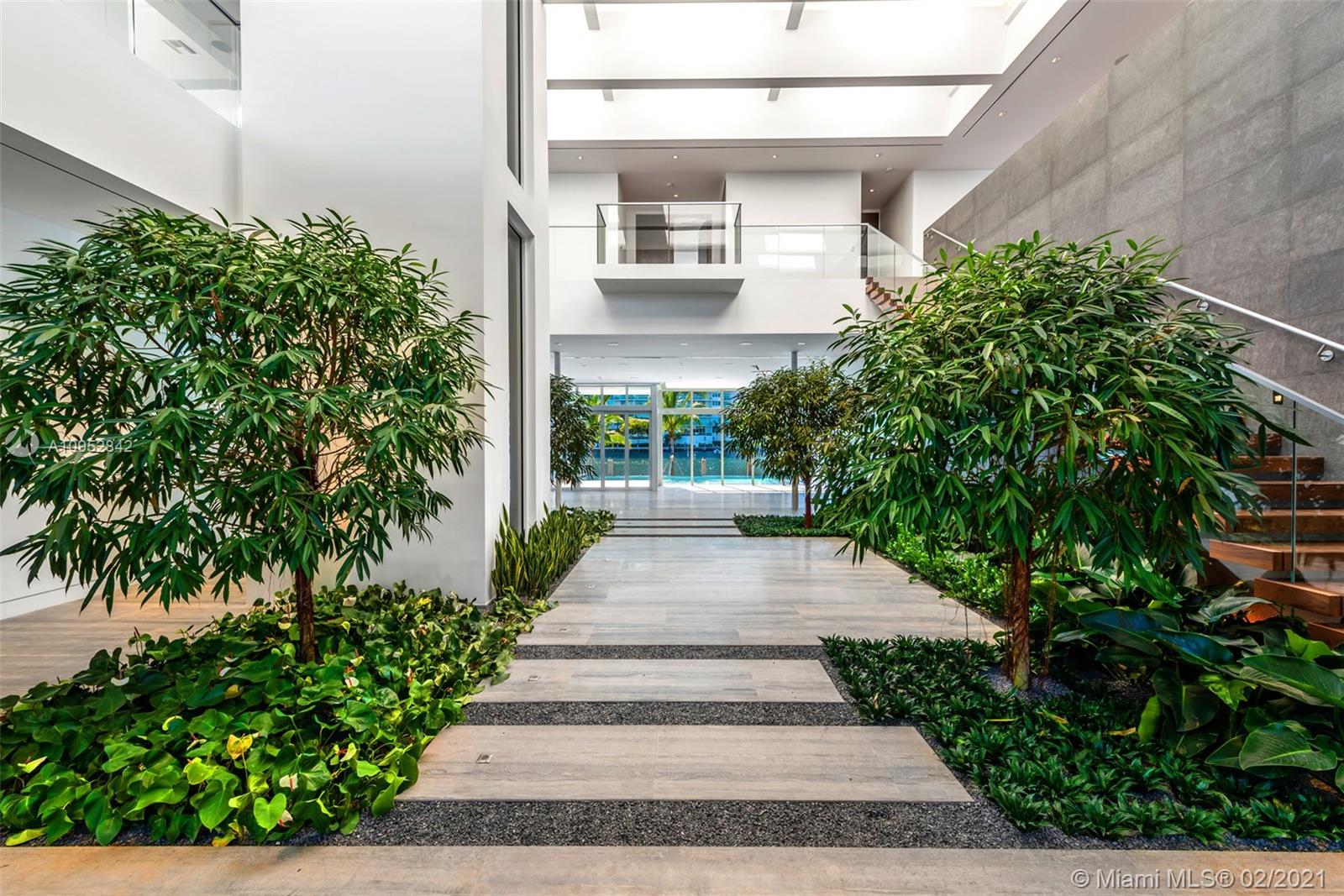 GOLDEN BEACH SEC E - Residential