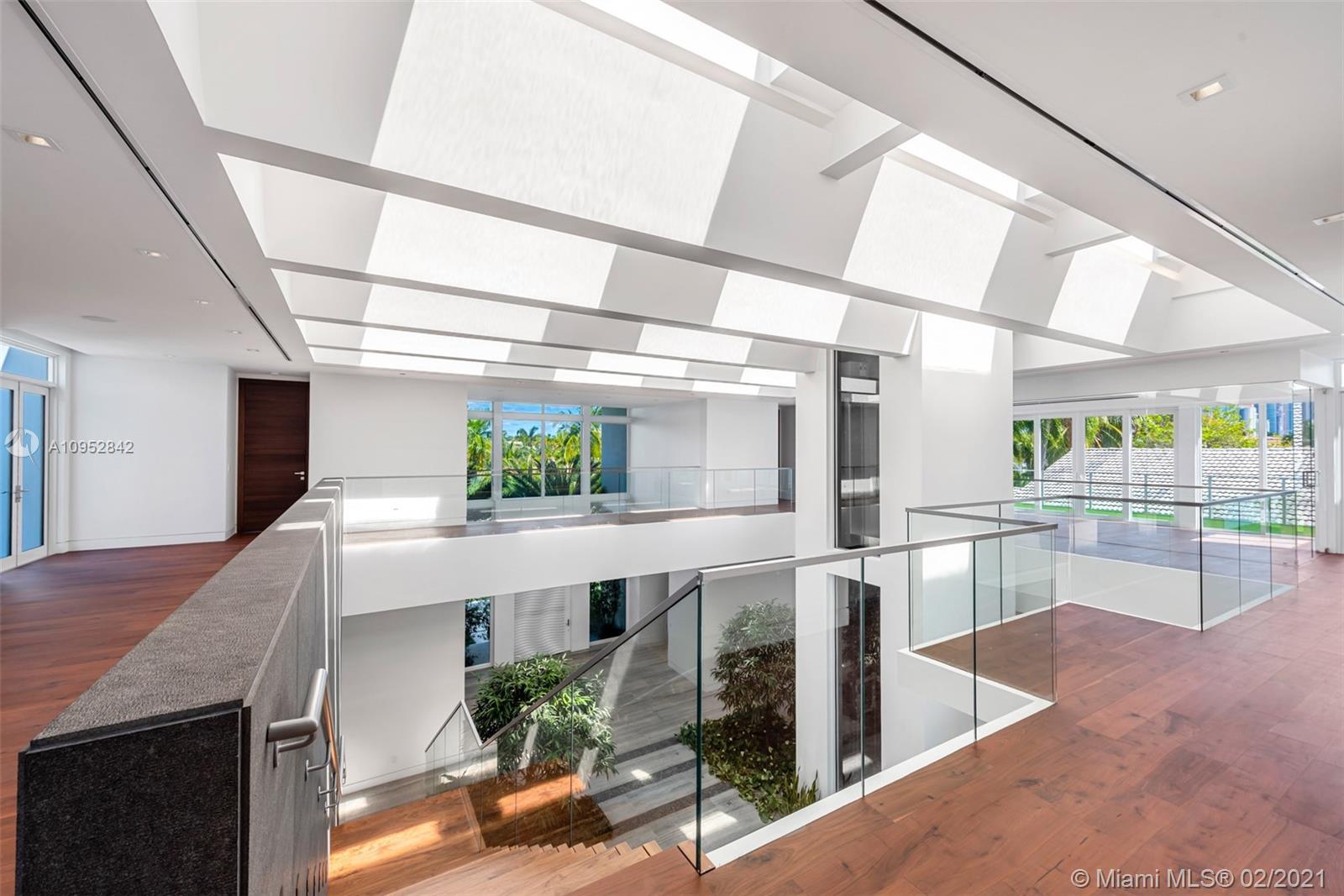 GOLDEN BEACH SEC E - Residential