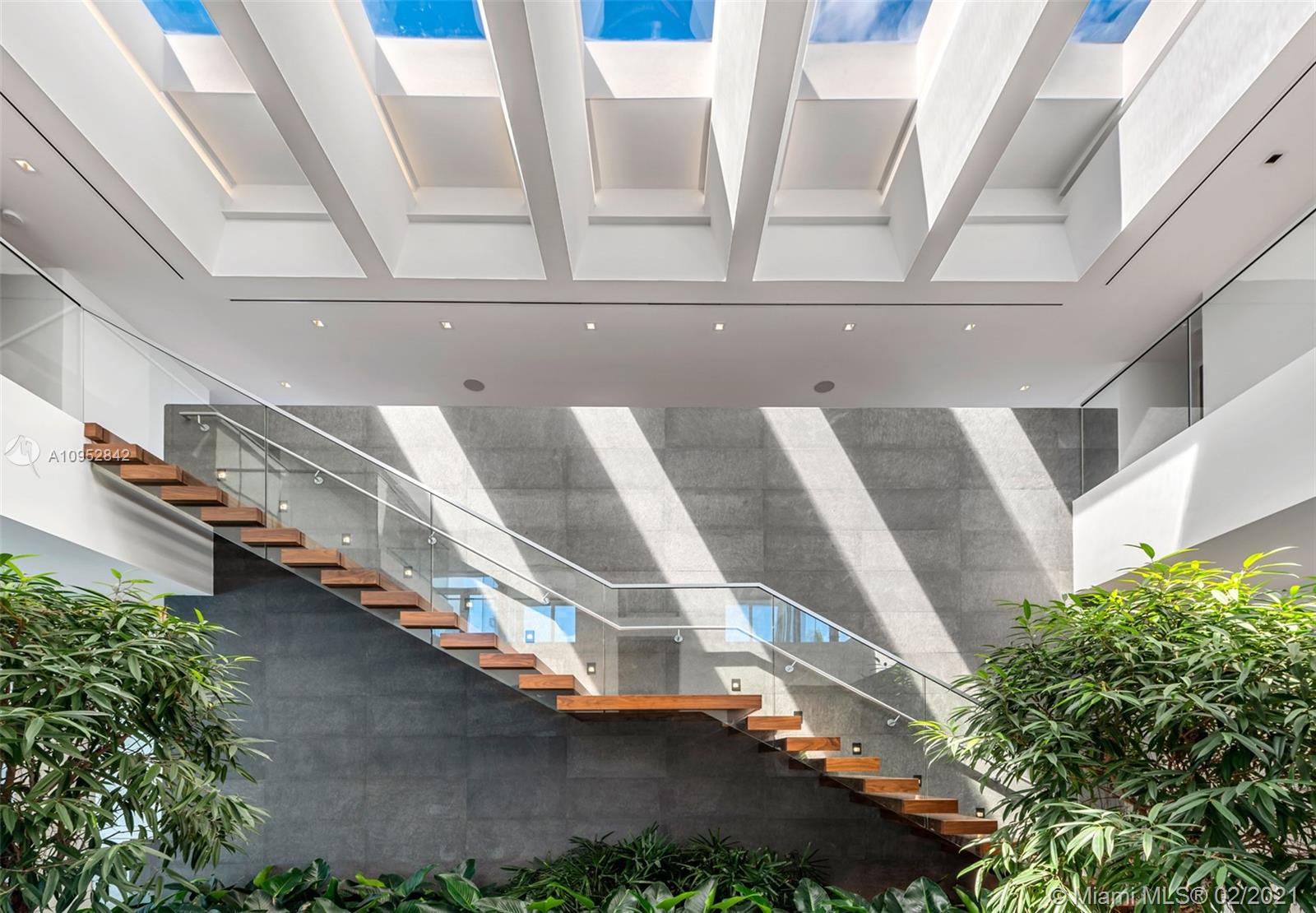 GOLDEN BEACH SEC E - Residential