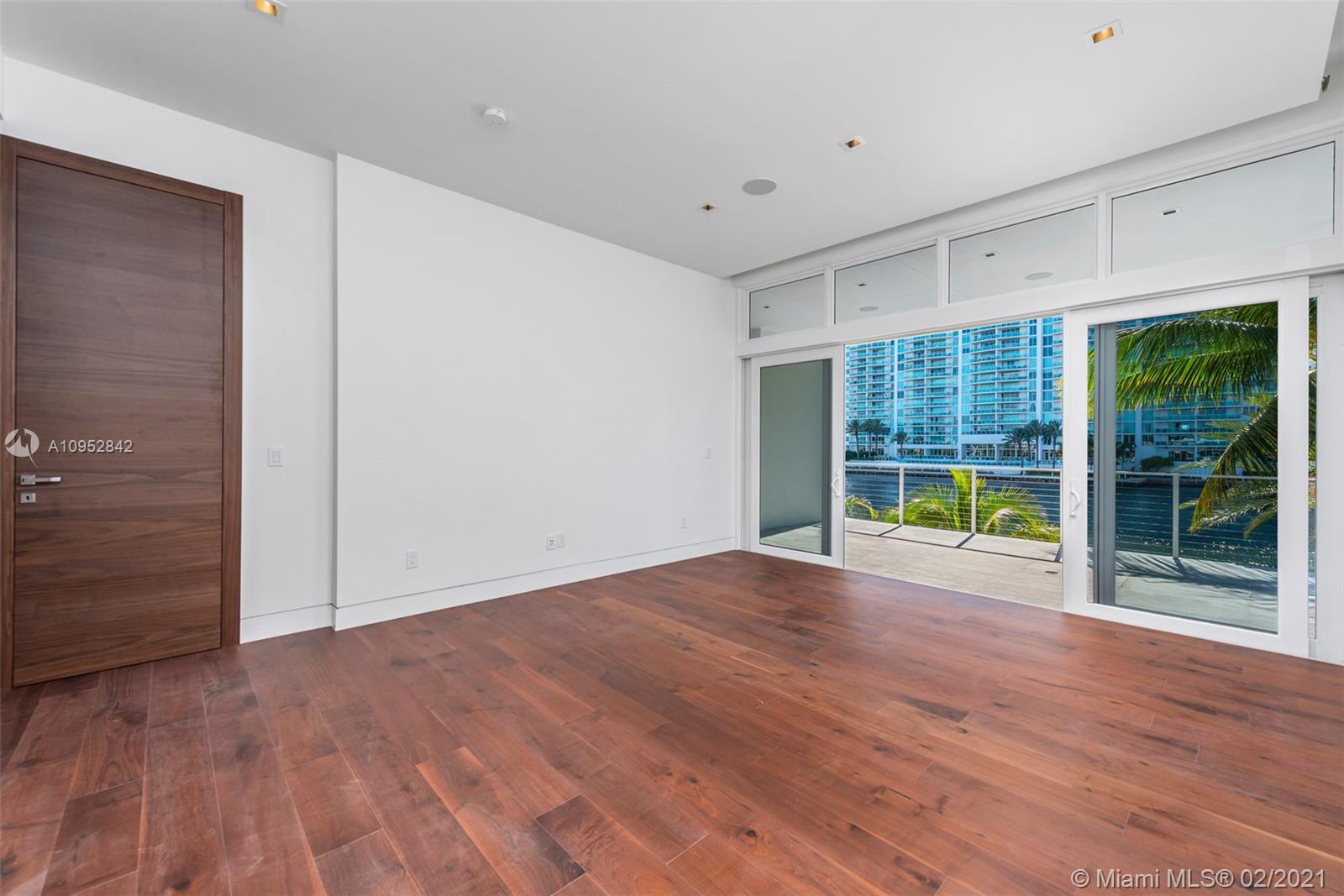 GOLDEN BEACH SEC E - Residential