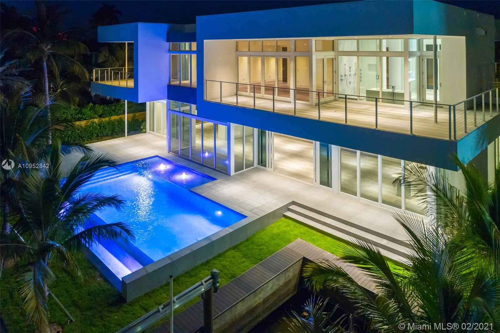 GOLDEN BEACH SEC E - Residential