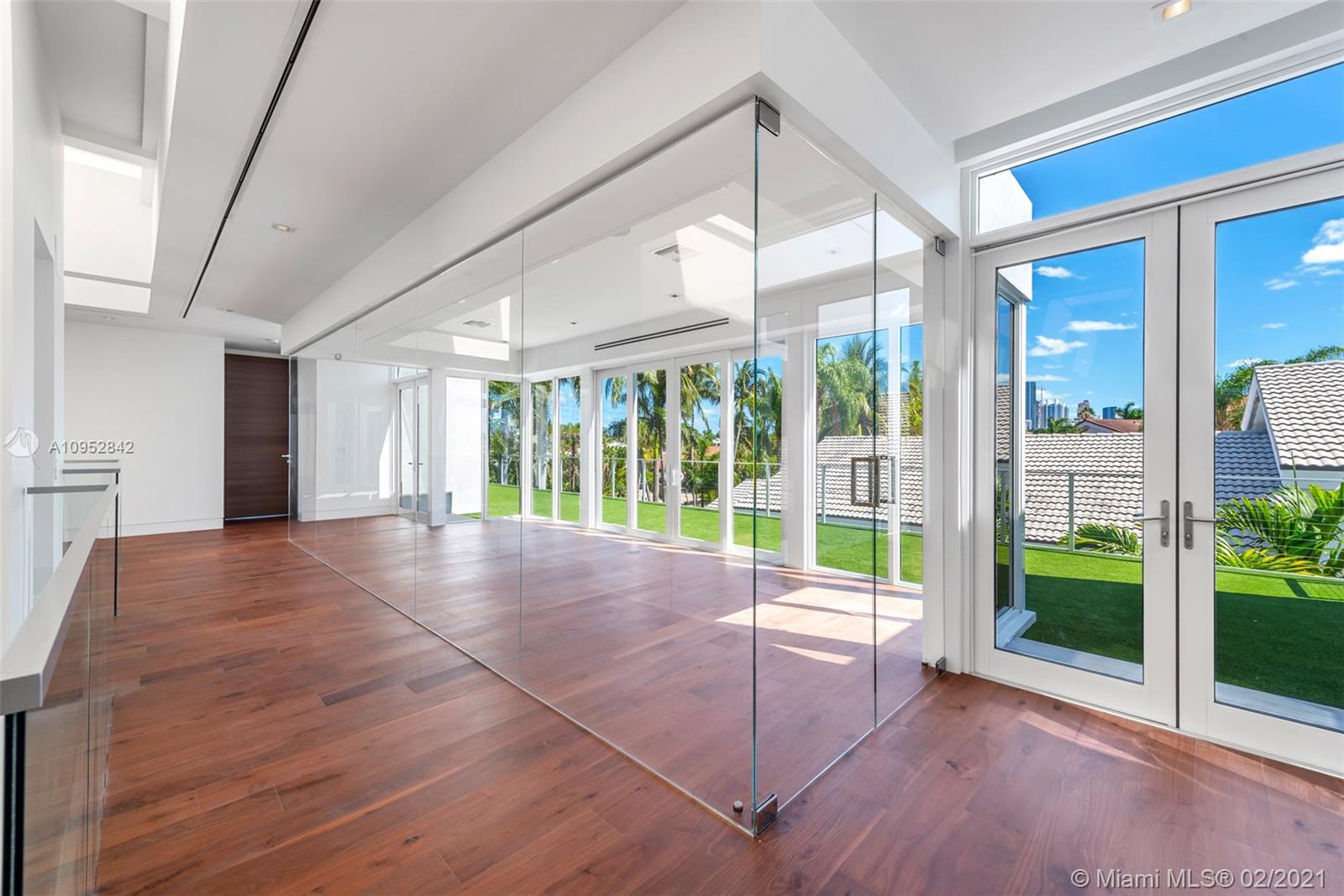 GOLDEN BEACH SEC E - Residential