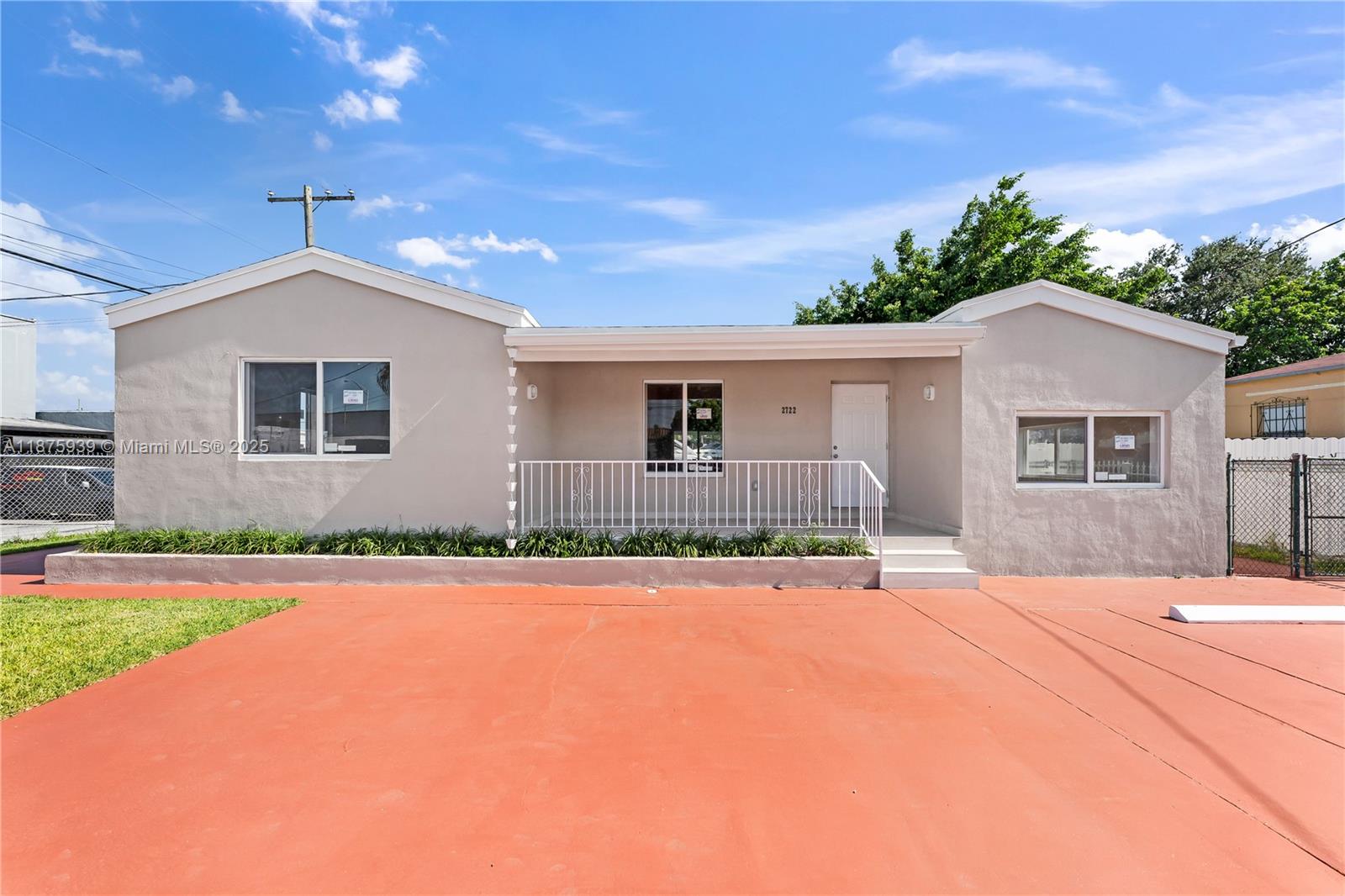 2722 NW 4th St