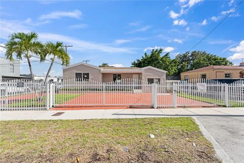 2722 NW 4th St Miami FL 33125