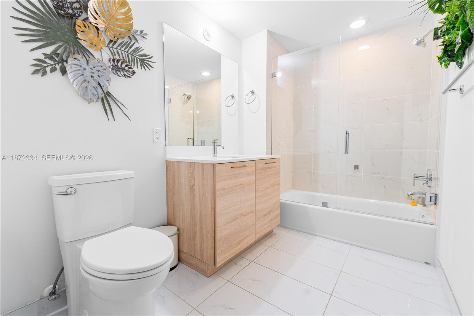 THE HARBOUR NORTH CONDO - Residential