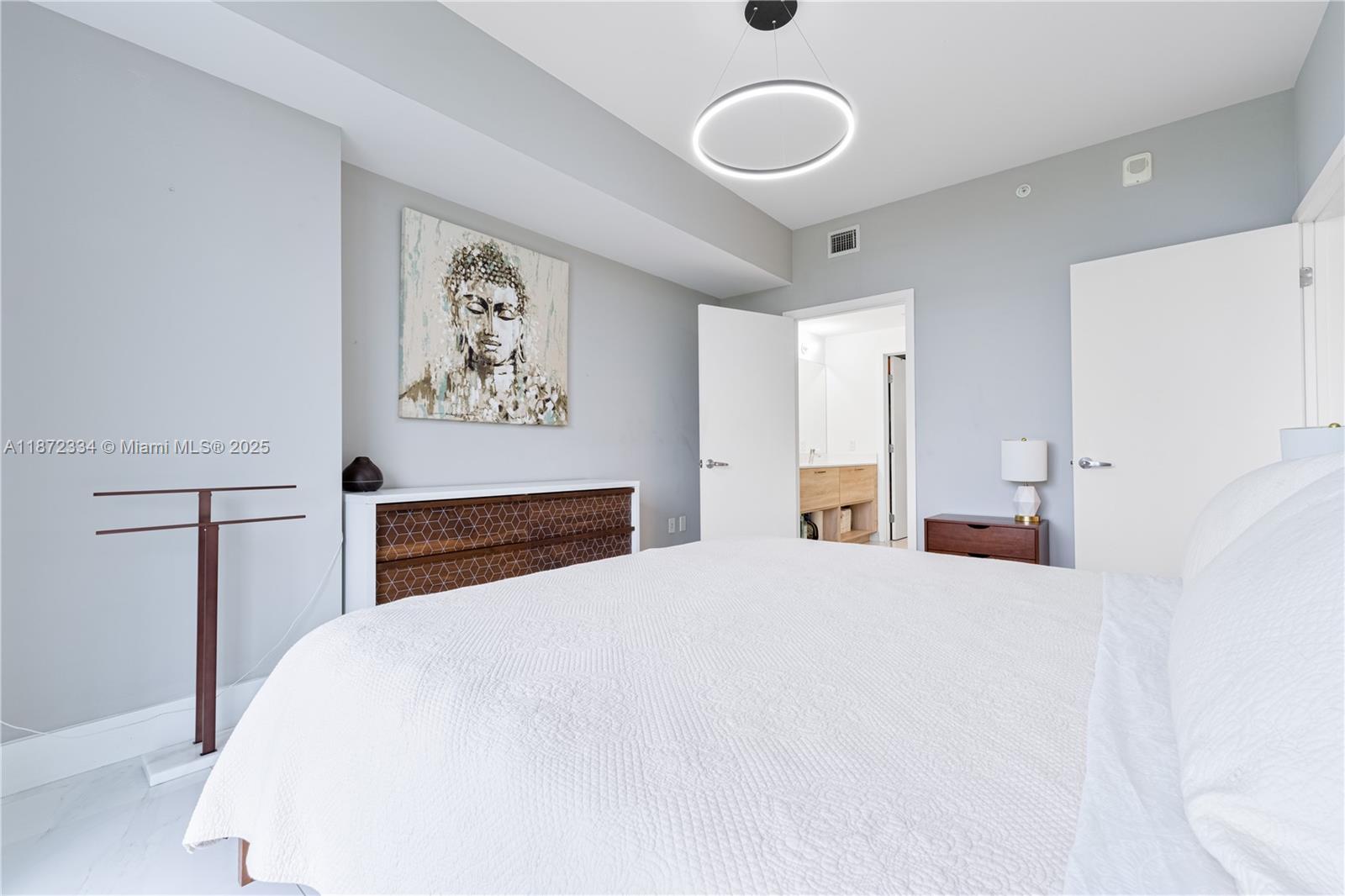 THE HARBOUR NORTH CONDO - Residential