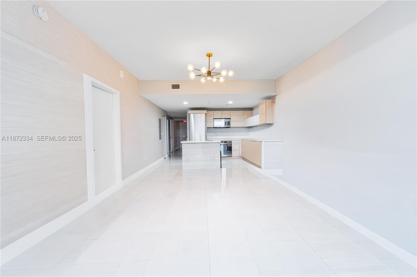 16385 Biscayne Blvd 405