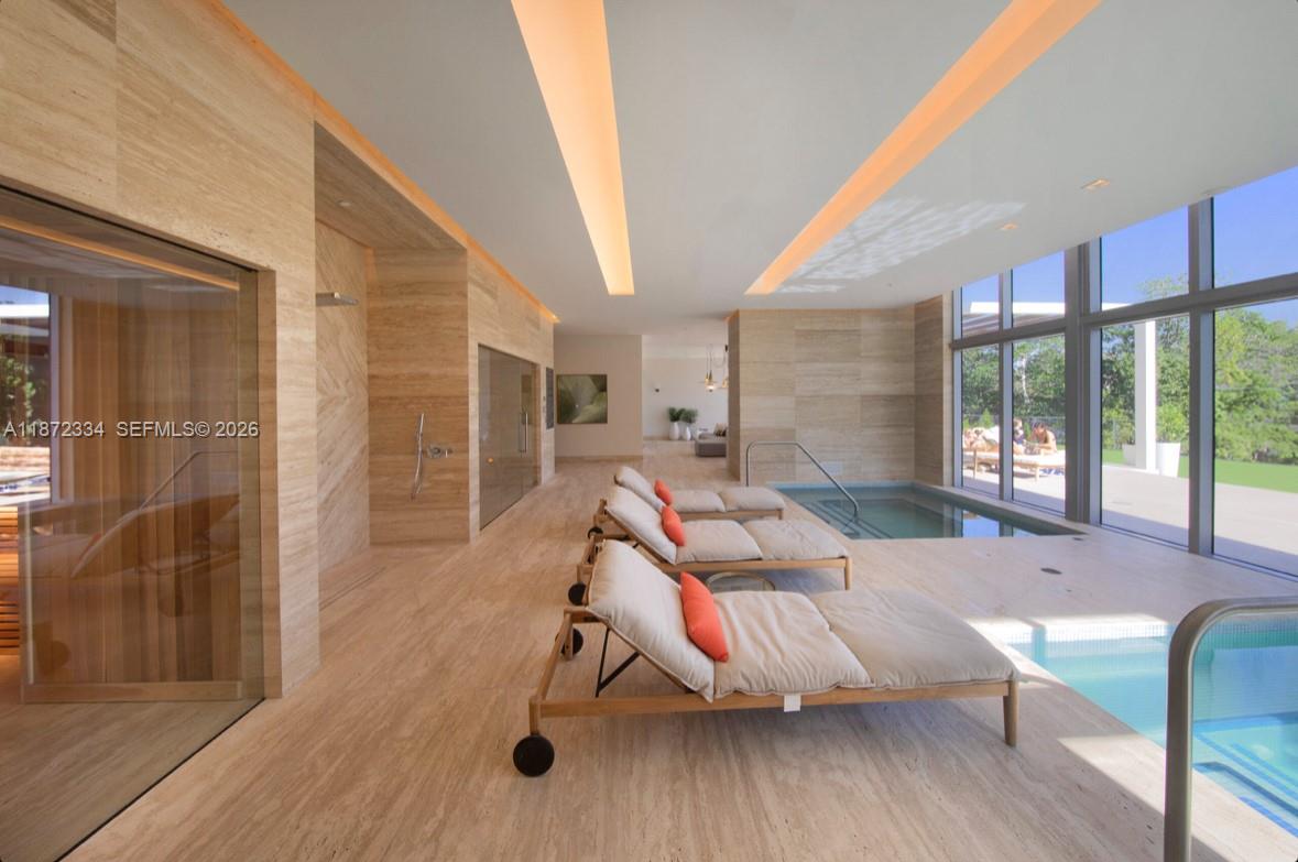 THE HARBOUR NORTH CONDO - Residential