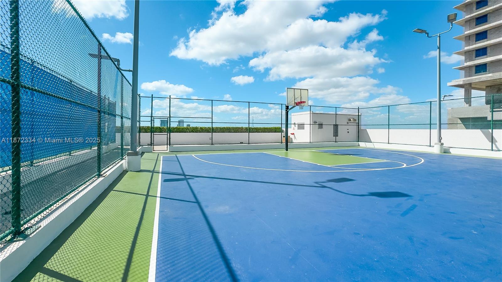 THE HARBOUR NORTH CONDO - Residential