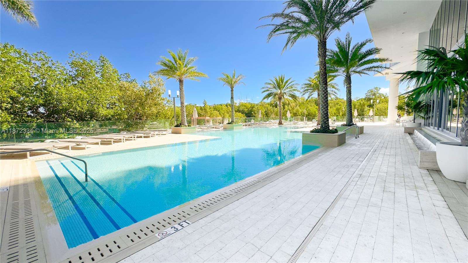 THE HARBOUR NORTH CONDO - Residential