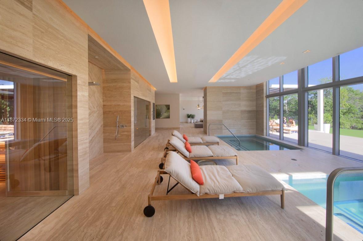 THE HARBOUR NORTH CONDO - Residential