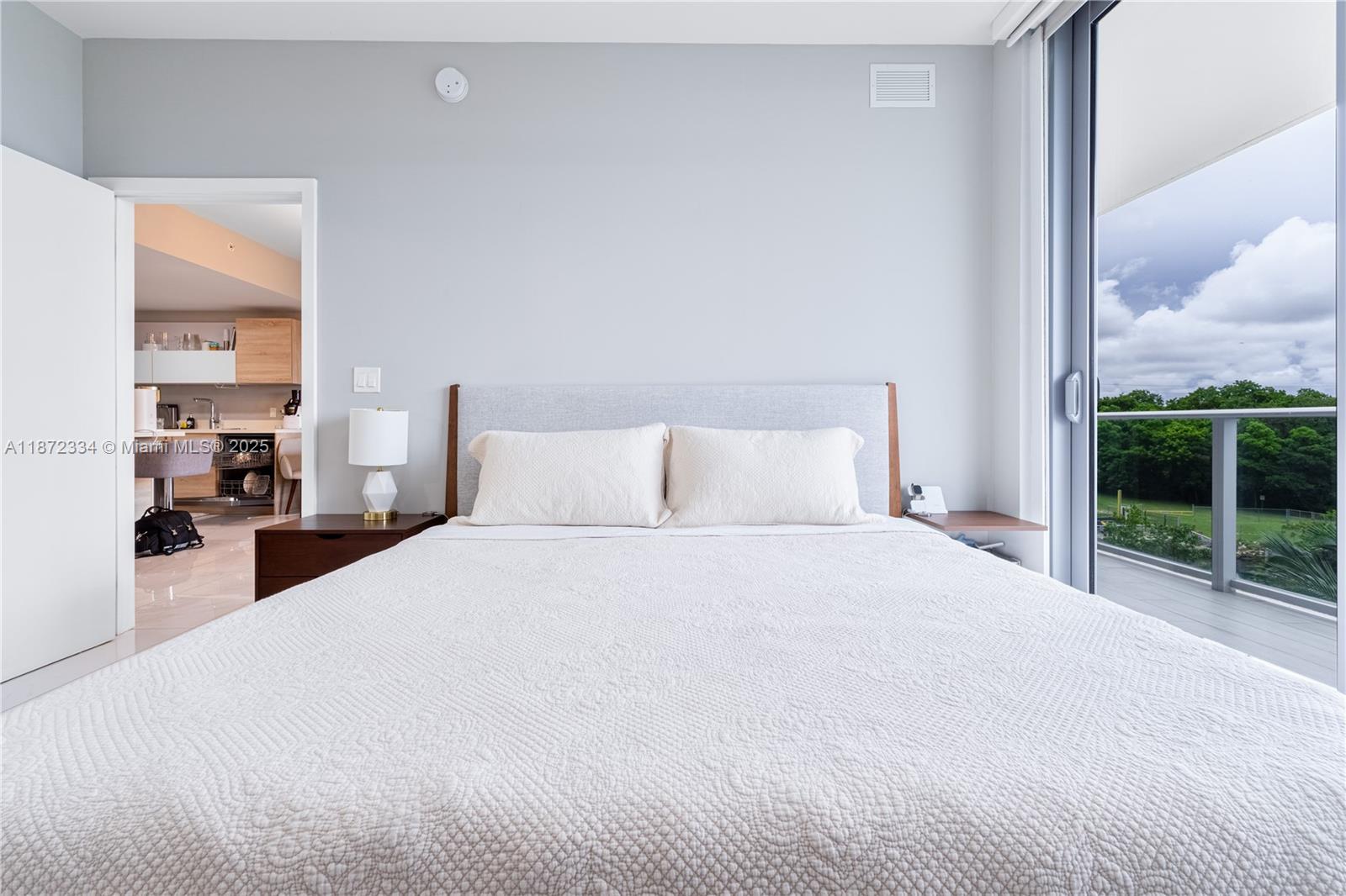 THE HARBOUR NORTH CONDO - Residential