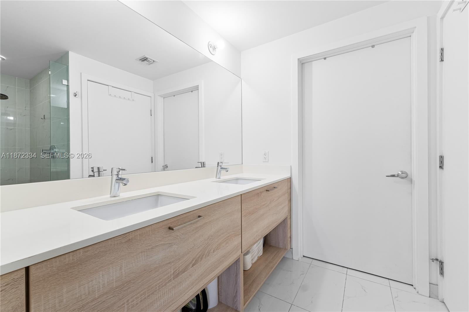 THE HARBOUR NORTH CONDO - Residential