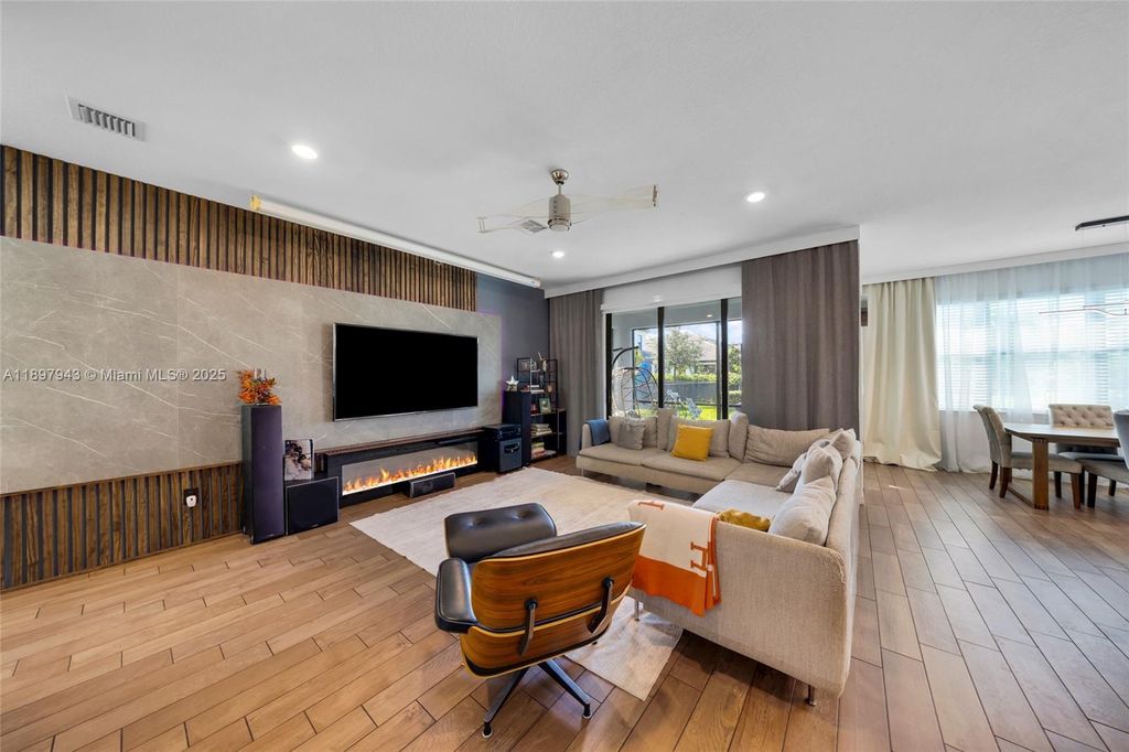 Photo of 2454 Primrose Pl, Oakland Park, FL 33309 (MLS # A11897943)