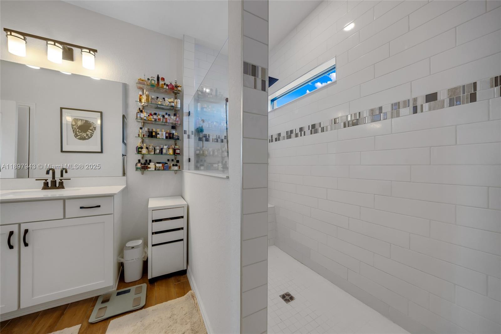 OAK TREE PROPERTY REDEVEL - Residential
